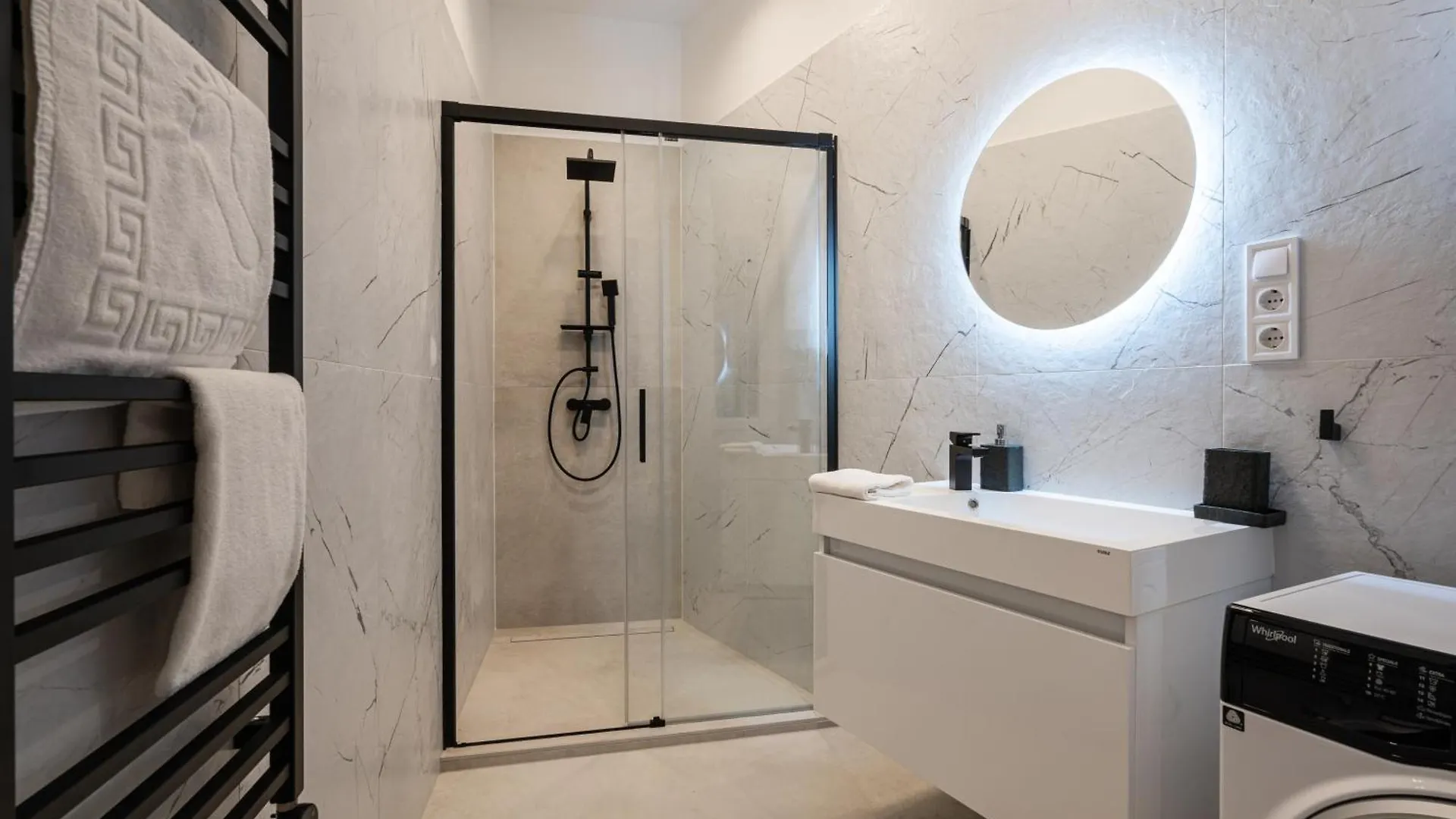 Crystal Cove 2-Bdr Apartment Budapeste 0*,