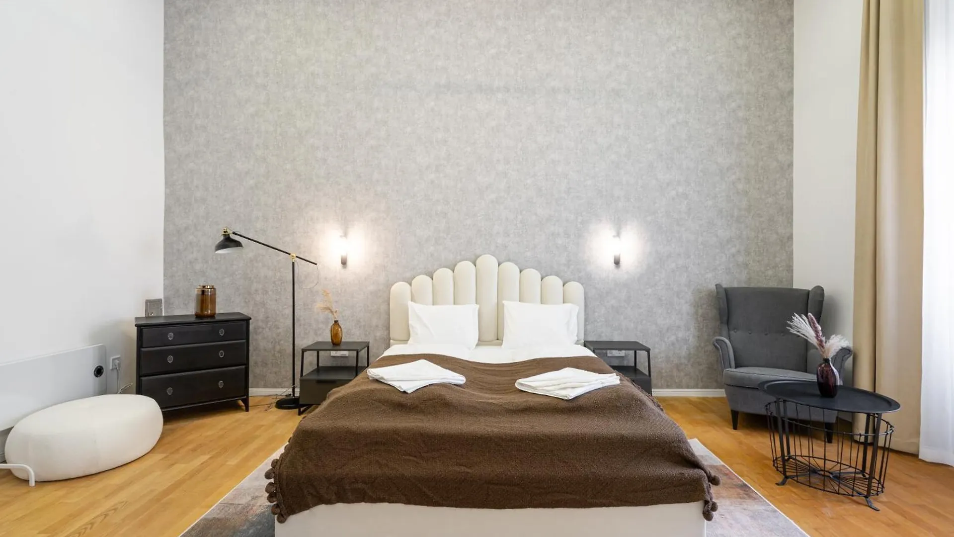Crystal Cove 2-Bdr Apartment Budapeste 0*,